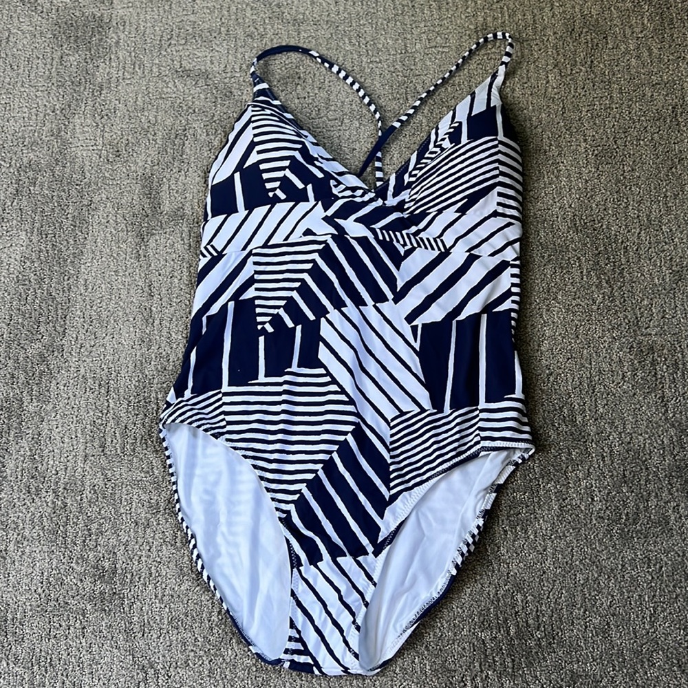 Vineyard vines swimsuit blue and white